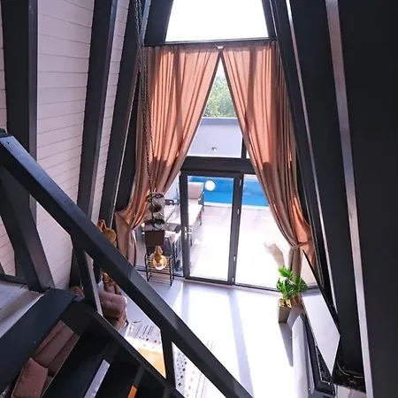Kibar Hotell *
